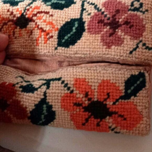 Vintage Handmade Needlepoint Coin Purse & Tissue Holder Set Floral Embroidery - Picture 3 of 3